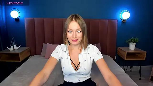 EvelynPoole from StripChat is Freechat