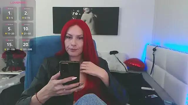EvelynQueenn from StripChat