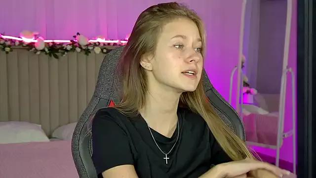 EveMundie from StripChat