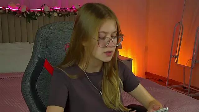 EveMundie from StripChat