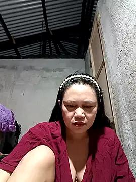 Everleigh_mom from StripChat
