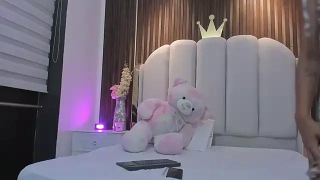 Evie_Moon_ from StripChat is Freechat