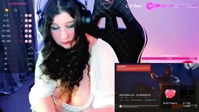 Evie_Pie from StripChat