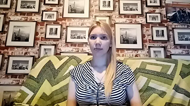 EvieBaggette from StripChat is Freechat