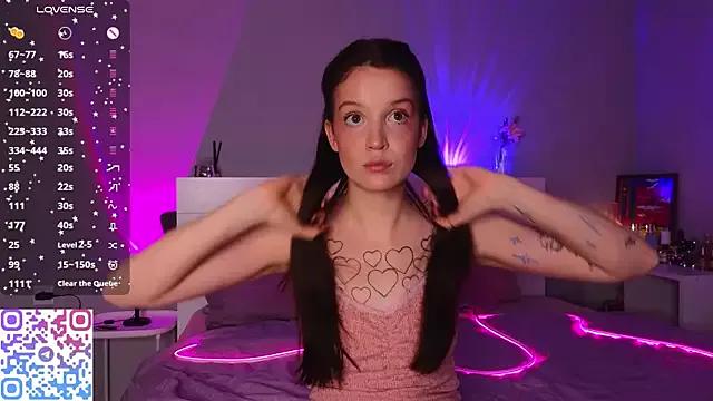 EvvaLove from StripChat
