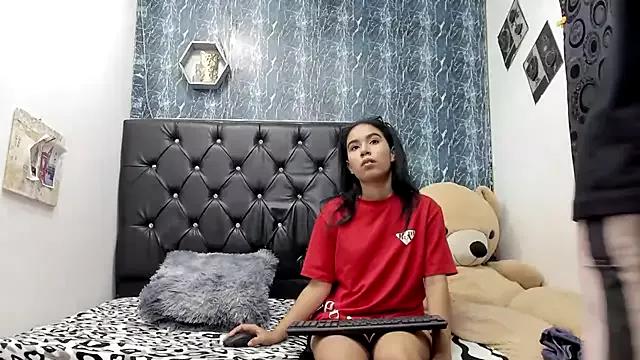 exotic_hot_couple from StripChat is Freechat