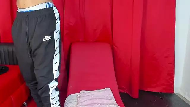 extreme_hot_crazy from StripChat is Freechat