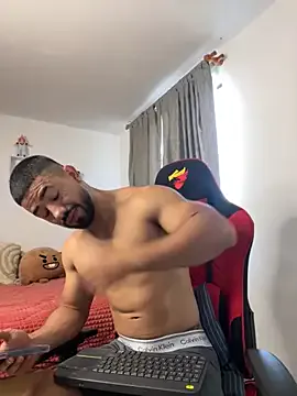 Ezzio_Scolaro on StripChat 