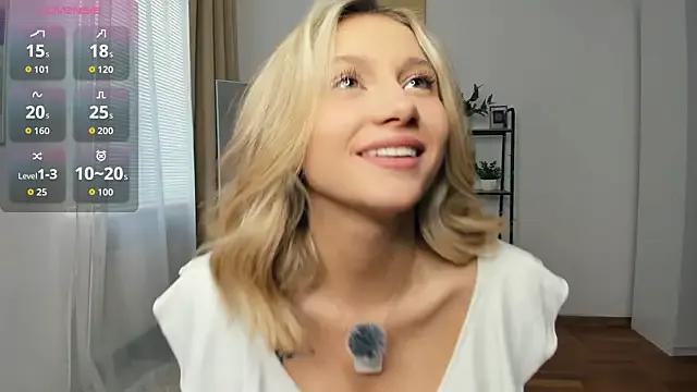 FaaBinaa from StripChat is Freechat