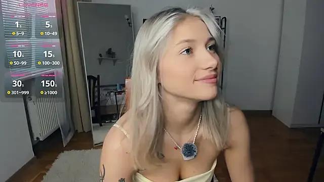 FaaBinaa from StripChat