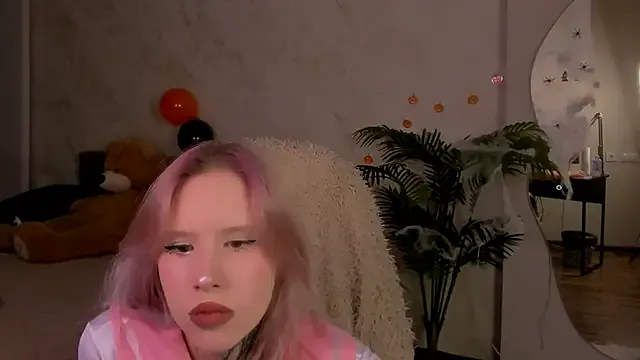 Try our streaming cams variety and talk on a personal level with our adorable girls streamers, showing off their bountiful shapes and dildos.