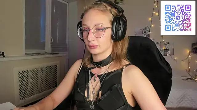 FairyFennec from StripChat