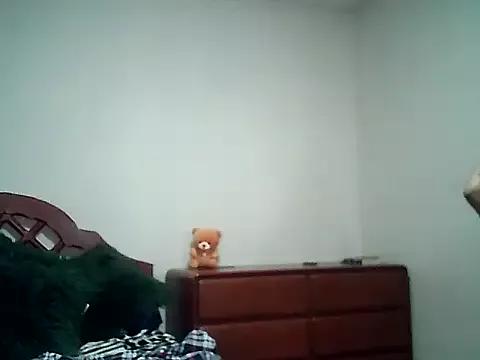 FallsForHerSmile from StripChat