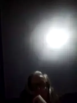 Feelineducentre on StripChat 