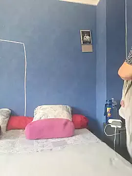 Feelineducentre on StripChat 