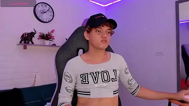 fer_hornyboy from StripChat is Freechat