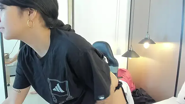 Try our streaming cams variety and talk on a personal level with our adorable girls streamers, showing off their bountiful shapes and dildos.