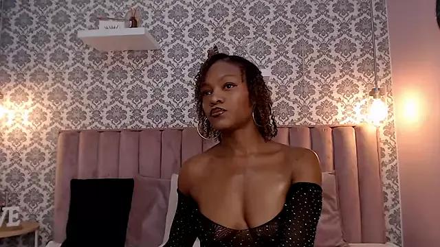 FiorellaRains from StripChat is Freechat