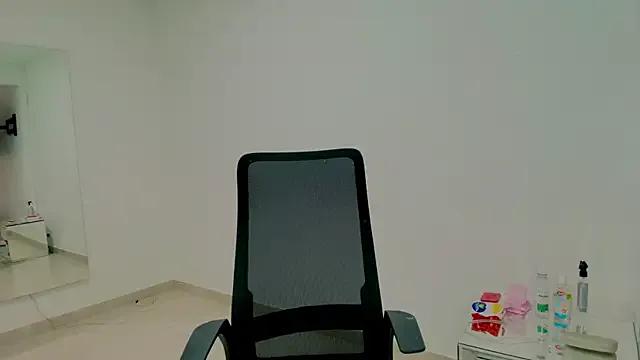 fitnessmommy from StripChat is Freechat