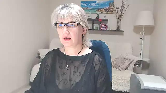 FleurMays from StripChat is Freechat