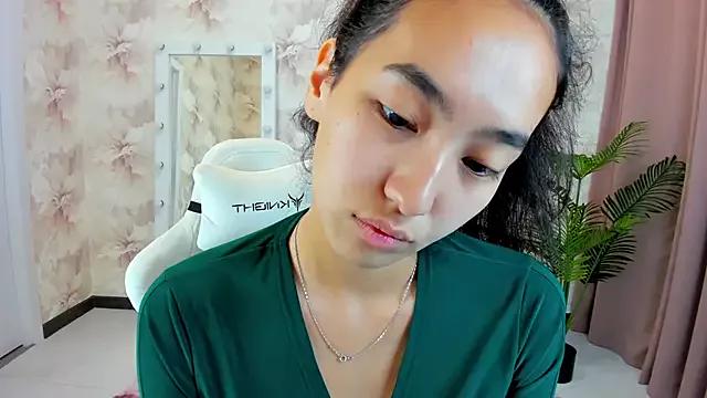 FlirtyAura from StripChat is Freechat