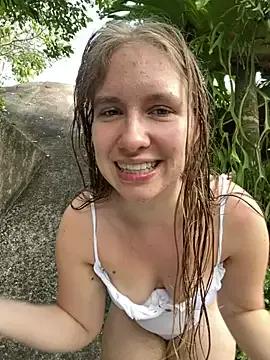 fluffy_bunnyxxx from StripChat