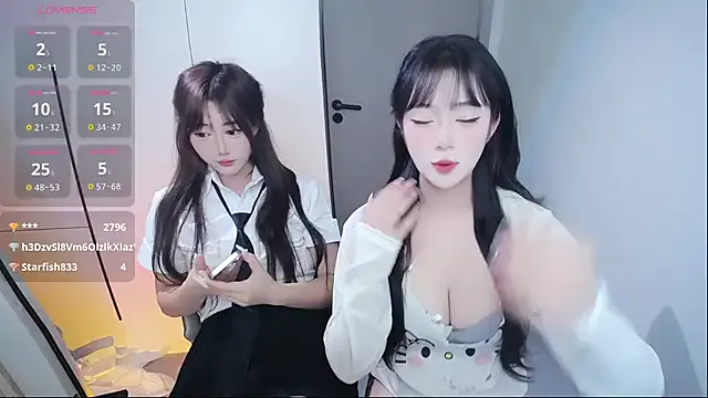 Follyise on StripChat 