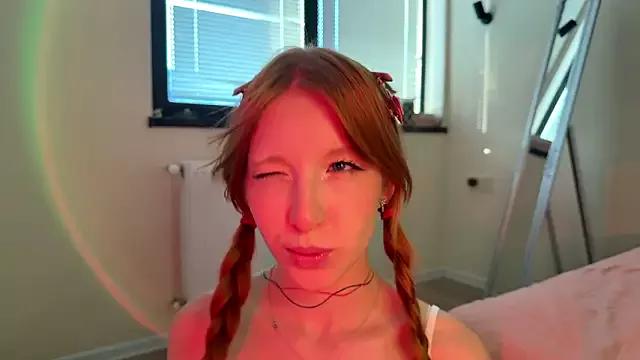 FoxieKiss from StripChat