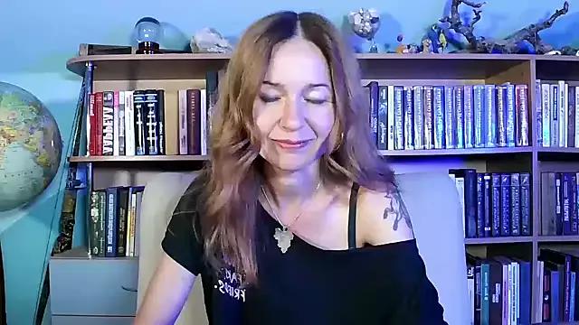 Foxilady357 from StripChat is Freechat