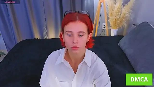 FoxxLina from StripChat
