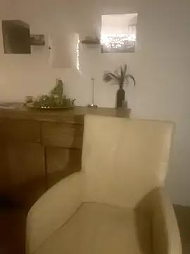 Foxy-Milfy from StripChat is Freechat