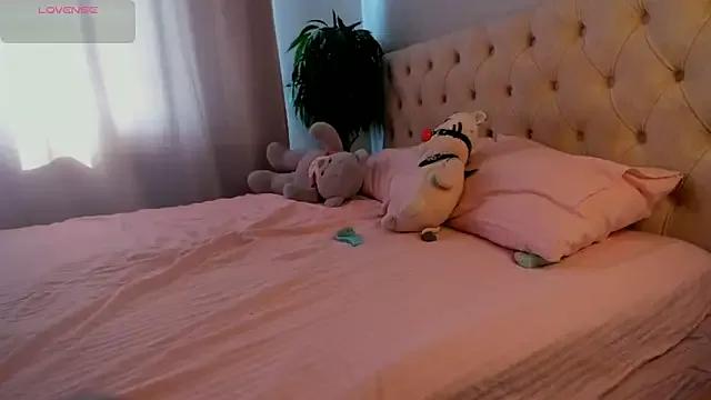 Foxy__Moon from StripChat is Freechat
