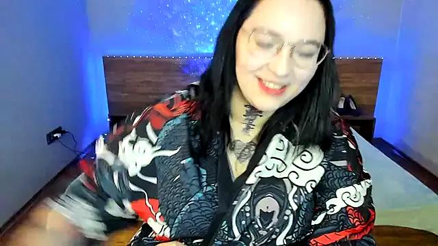 FoxyAstra from StripChat is Freechat