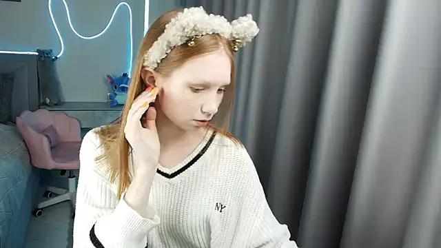 FoxyMira from StripChat is Freechat