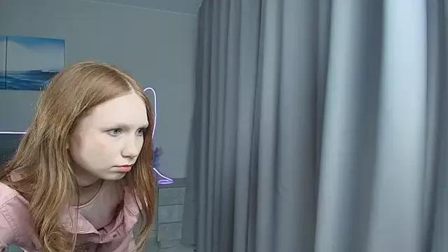 FoxyMira from StripChat is Freechat