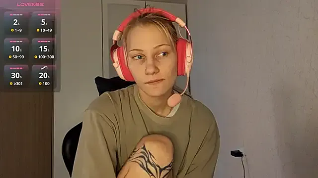 FoxySable from StripChat is Freechat