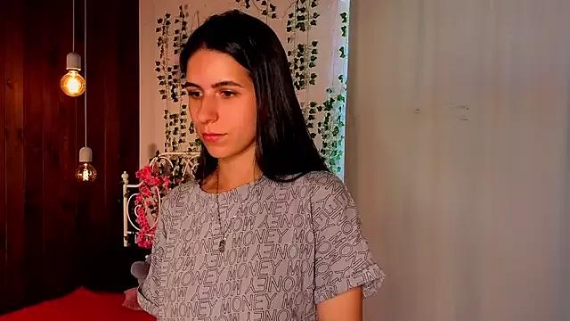 FrankieStinee from StripChat is Freechat