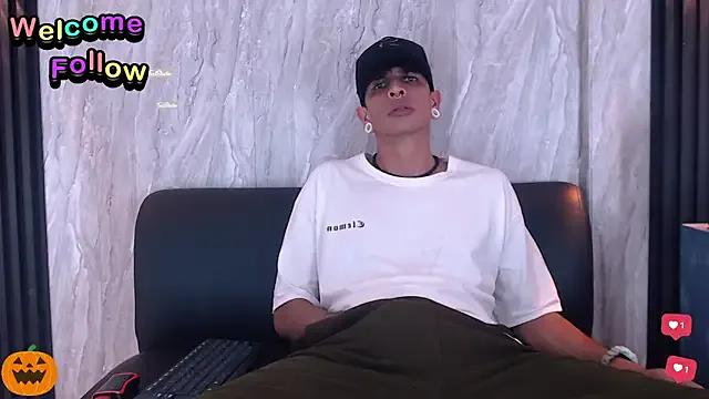 Franvill_Trato from StripChat is Freechat