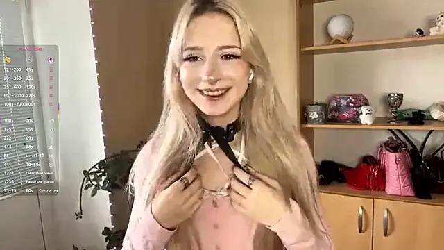 FridaAaberg from StripChat is Freechat