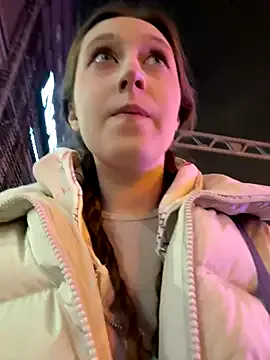 FroggyAnna from StripChat is Freechat