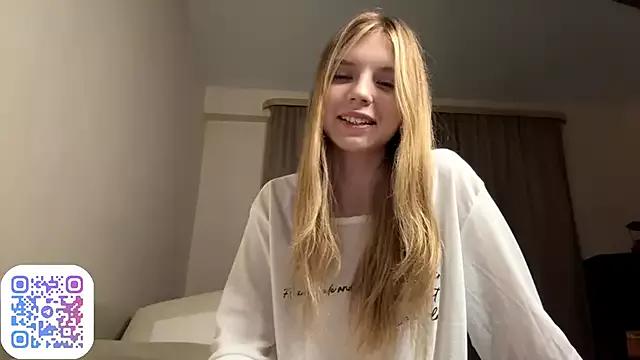 FruityXo from StripChat is Freechat