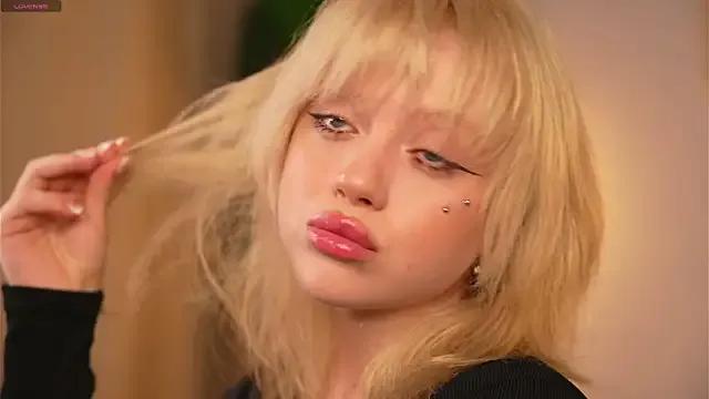 fuckin_cassie from StripChat is Freechat