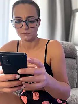 FuckingSunshine37 from StripChat is Freechat