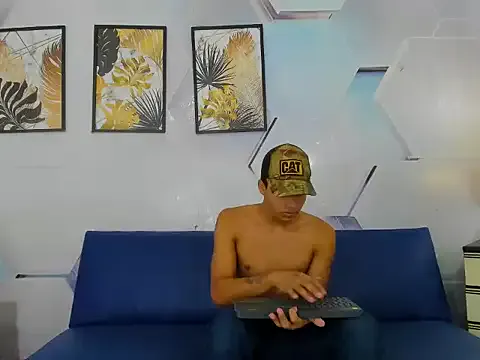 Gabriel_Twink from StripChat is Freechat