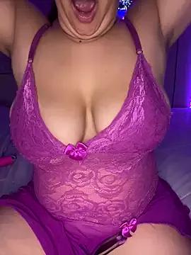 Gabrielaflor from StripChat is Freechat