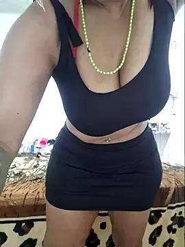 gatadeojosclaros from StripChat