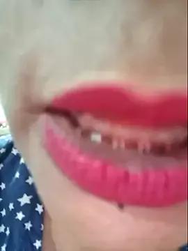 gatadeojosclaros from StripChat