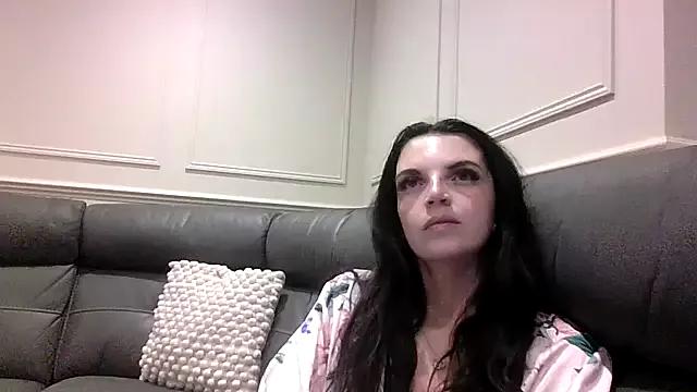 GeminiUK from StripChat is Freechat