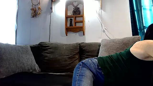 Genevieve143 on StripChat 