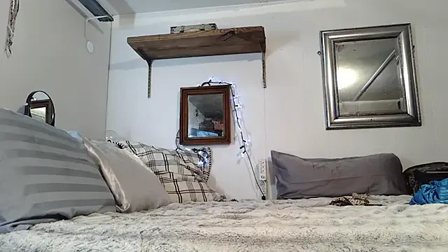 Genevieve143 on StripChat 